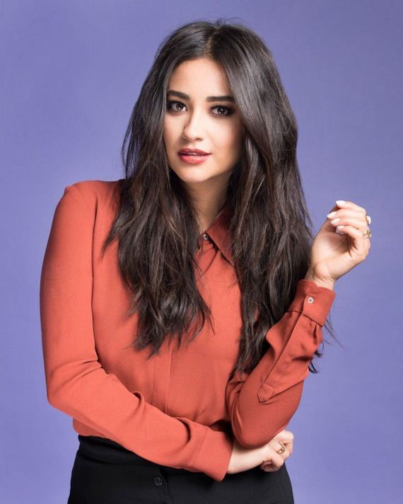 Shay-Mitchell -Photos
